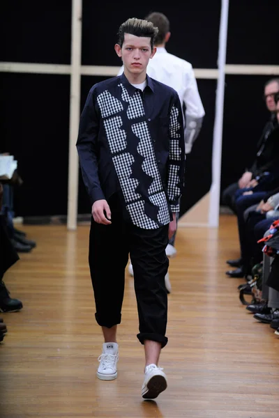Look 25